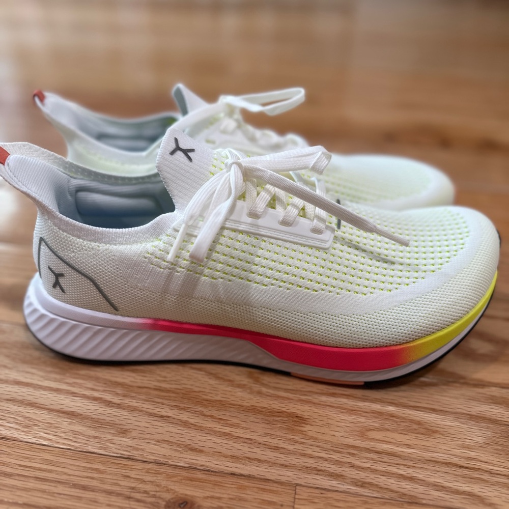 NEW Flux Footwear Adapt Runners